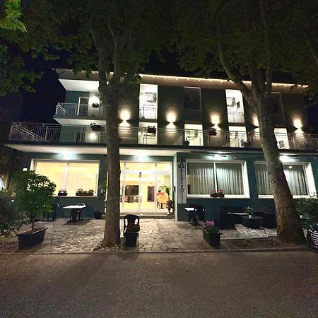 Blue Hotel 체제나티코 외부 사진